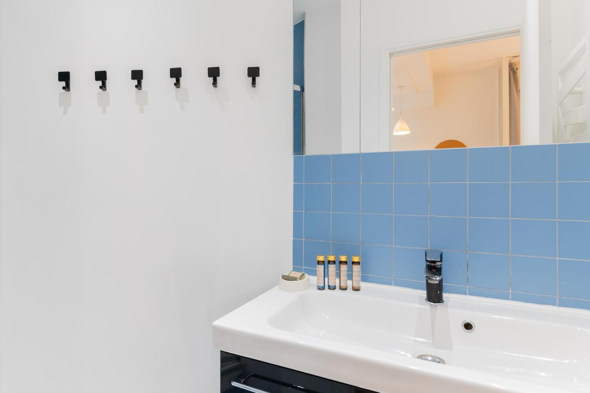 St Germain Sartre Chicsuites Париж Екстериор снимка